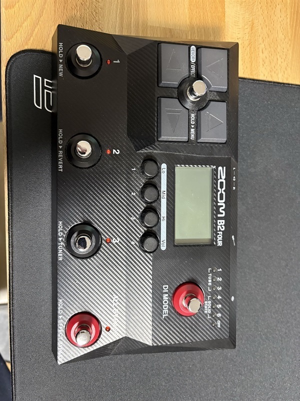 ZOOM B2 FOURの画像